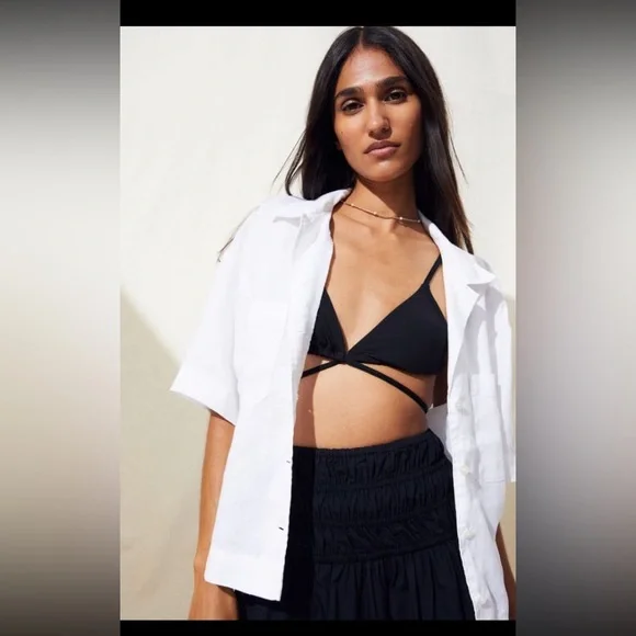 Uniqlo resort cotton white shirt. Size :small, fabric cotton, relaxed fit. - Picture 3 of 5